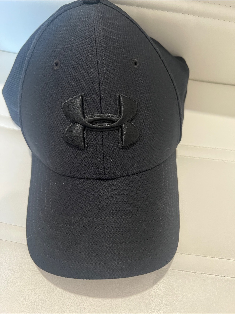 Under Armour Black Mesh Logo Cap Size XL